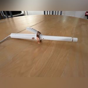 T3 SinglePass® Curl 0.75-Inch Professional Ceramic Curling Iron